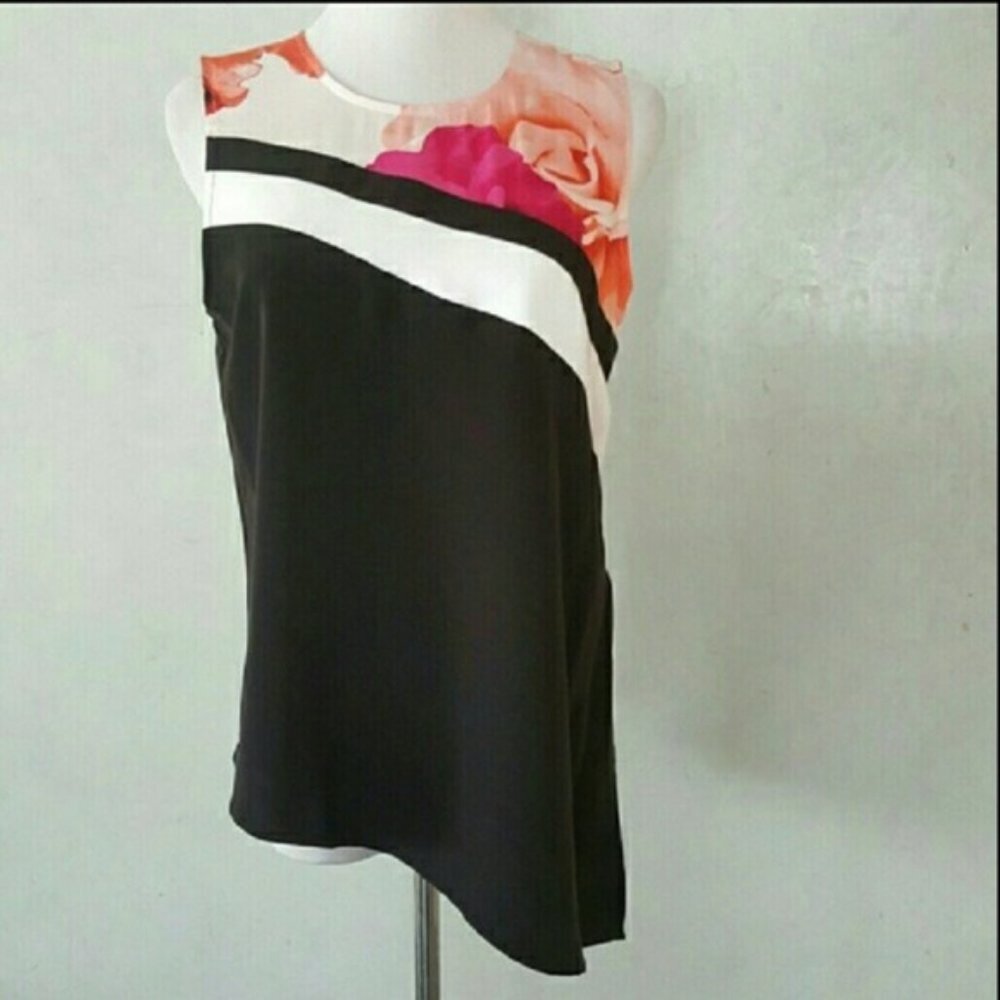 NWT Calvin Klein asymmetrical sleeveless top Size S (133)